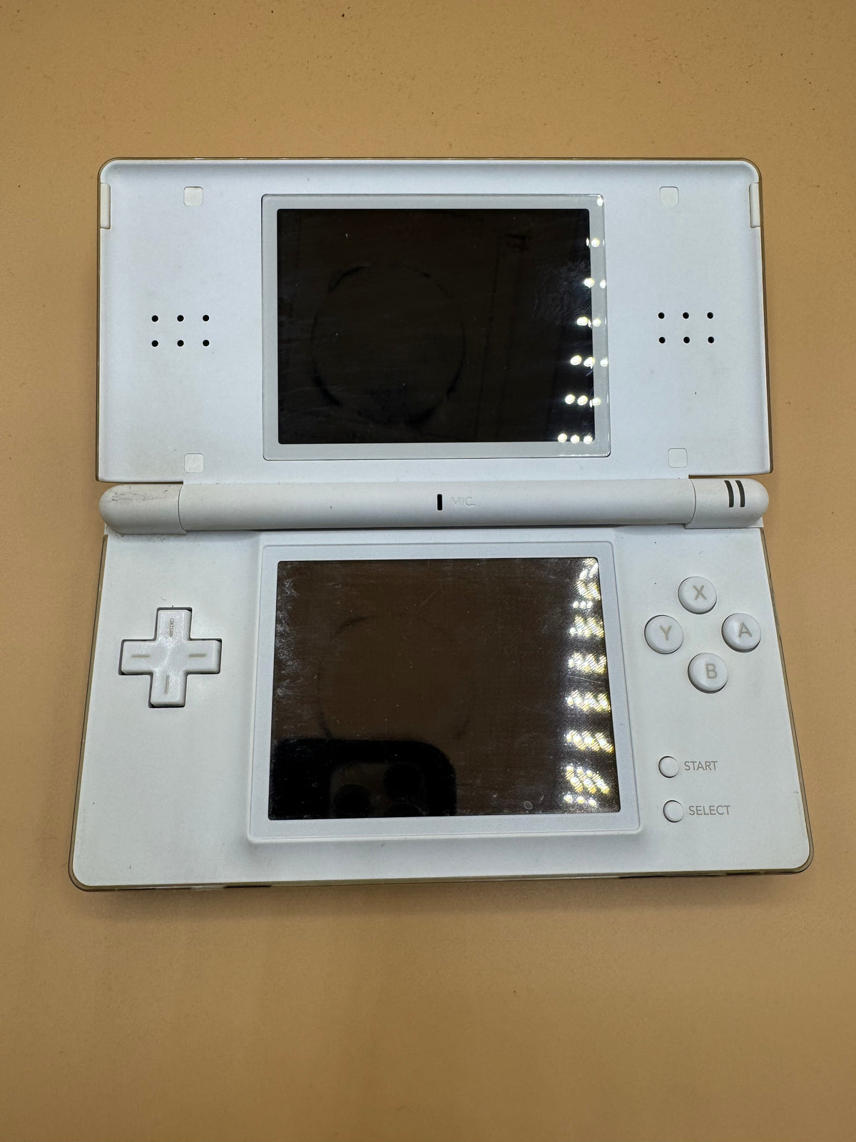 Crystal White Nintendo DS Lite