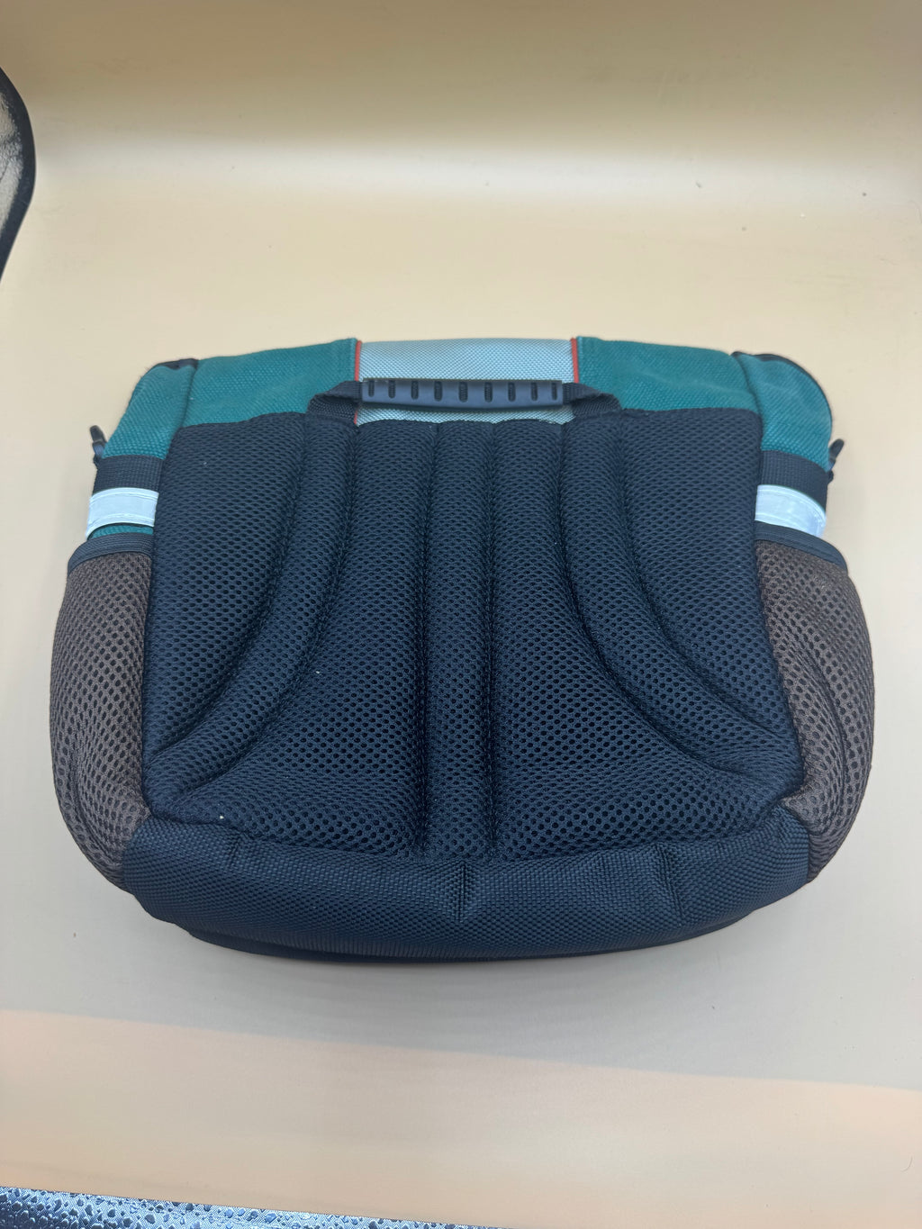 Nintendo Wii Legend of Zelda Hylian Shield messenger bag