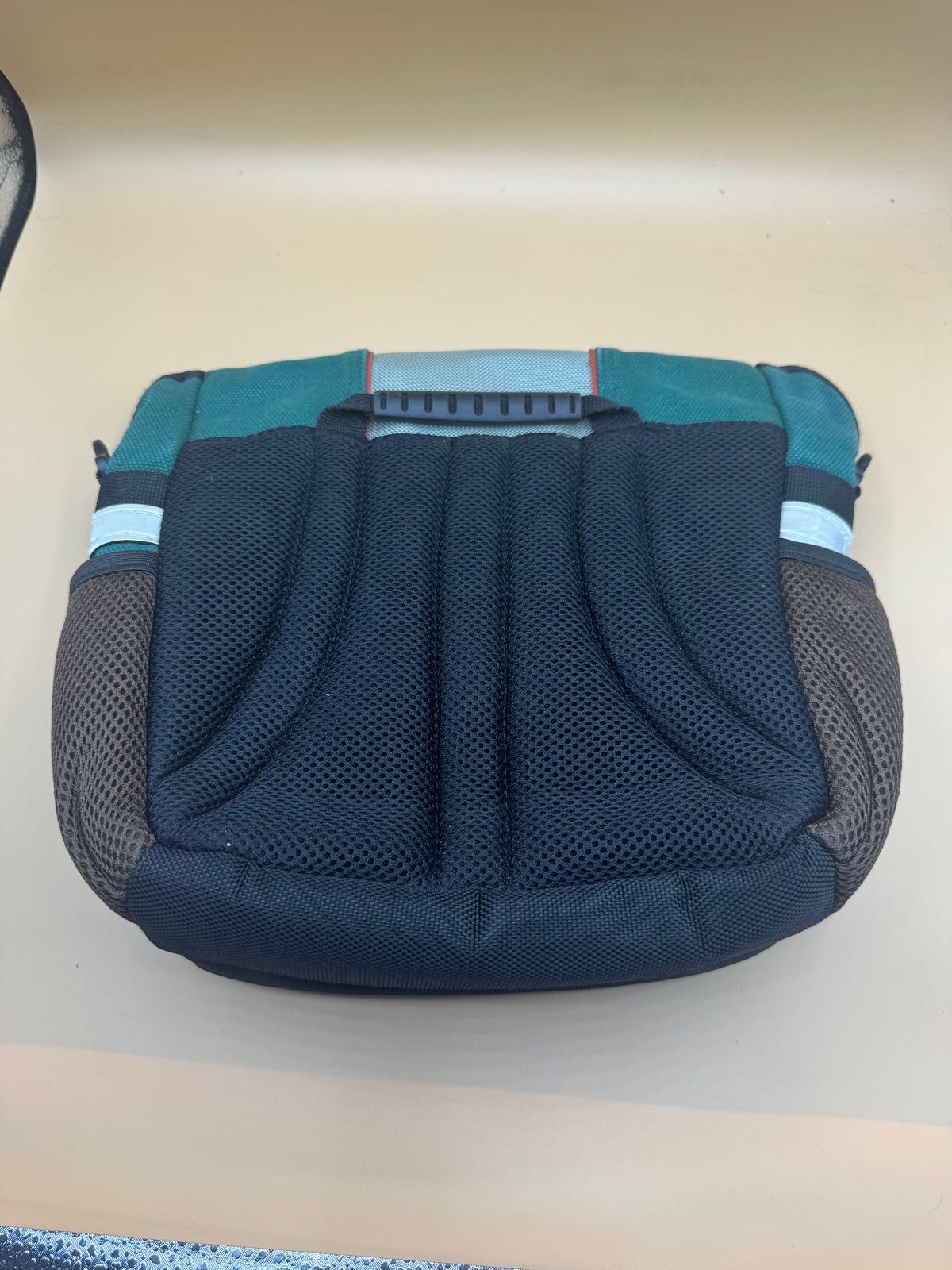 Nintendo Wii Legend of Zelda Hylian Shield messenger bag