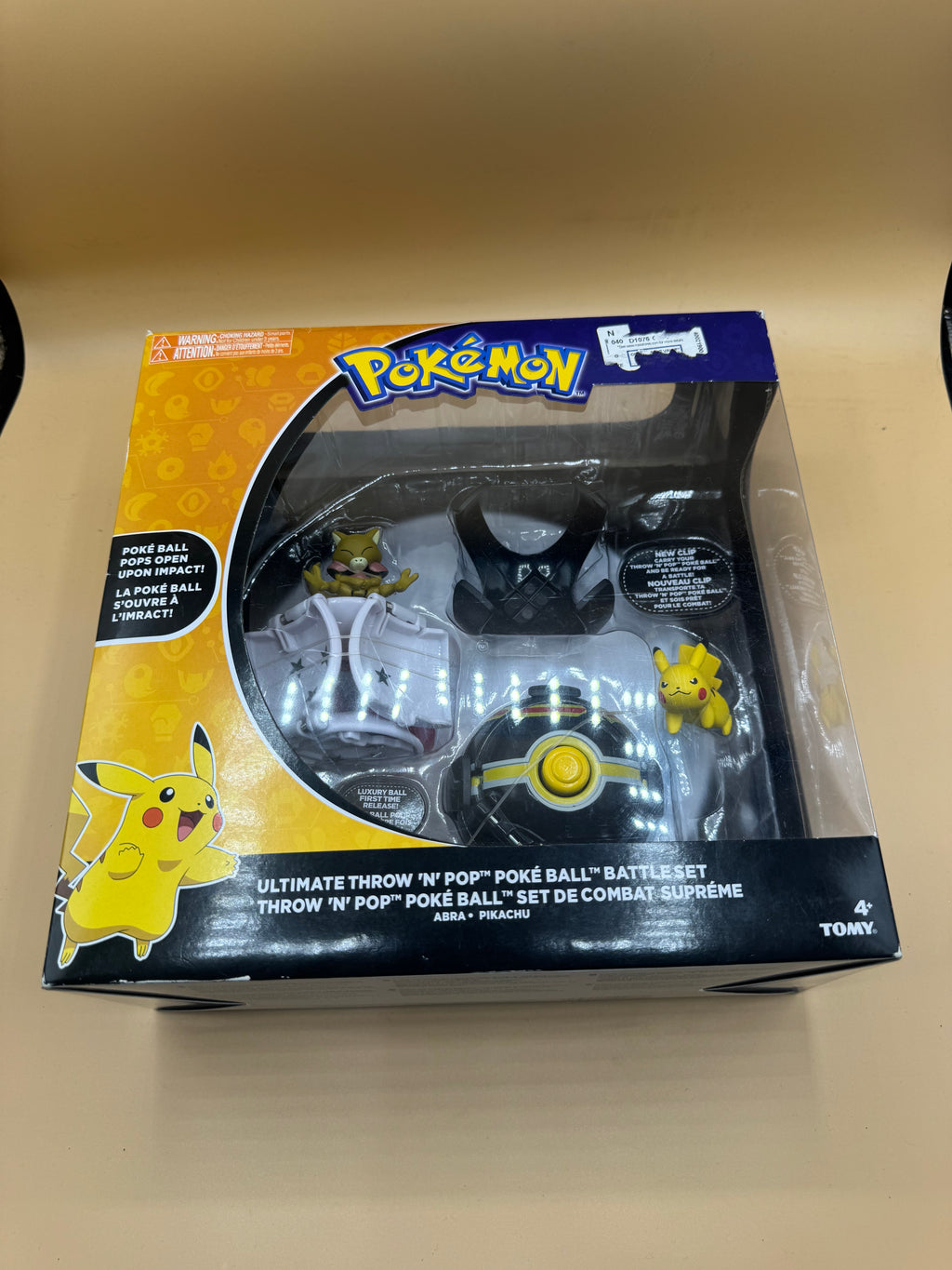 Ultimate Throw N Pop Pokeball Battle Set (Abra and Pikachu)