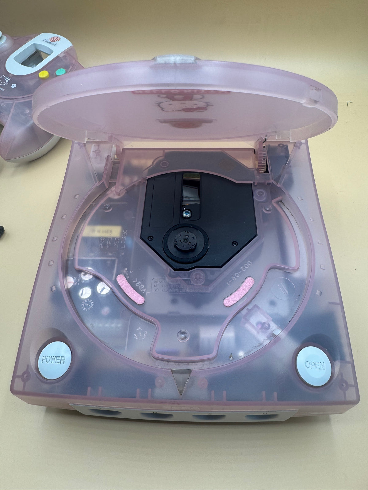 Skeleton Pink Sega Dreamcast Hello Kitty Limited Edition (Japanese import)