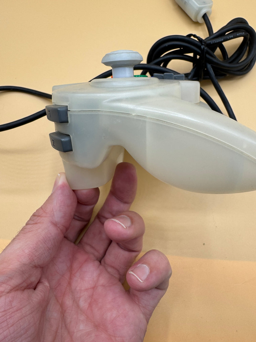 Snow White Clear Hori Mini Pad 64 Controller