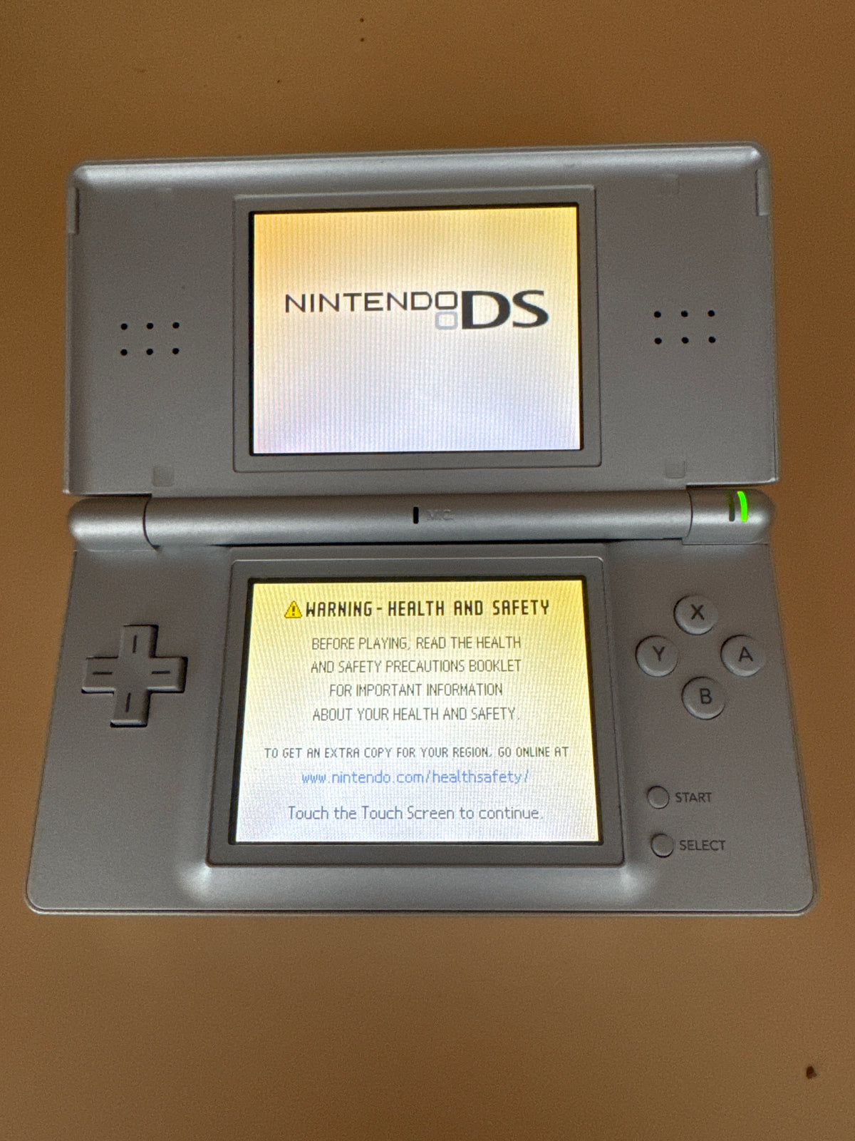 Platinum/Silver Nintendo DS Lite