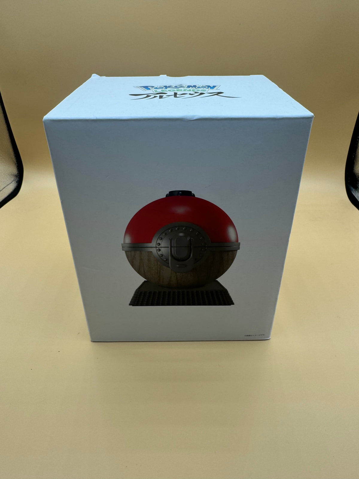 Pokémon Center Official Hisui Monster Ball (Poké Ball)Replica Figure (Japanese import)