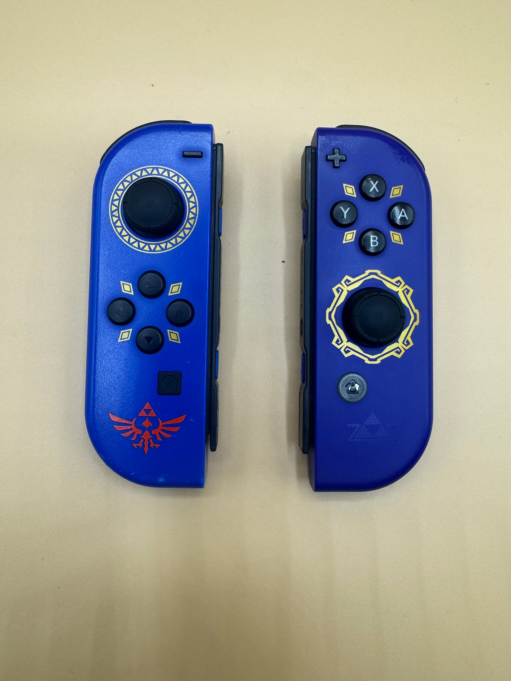 Legend of Zelda Skyward Sword Nintendo Switch Joy-Cons and controller