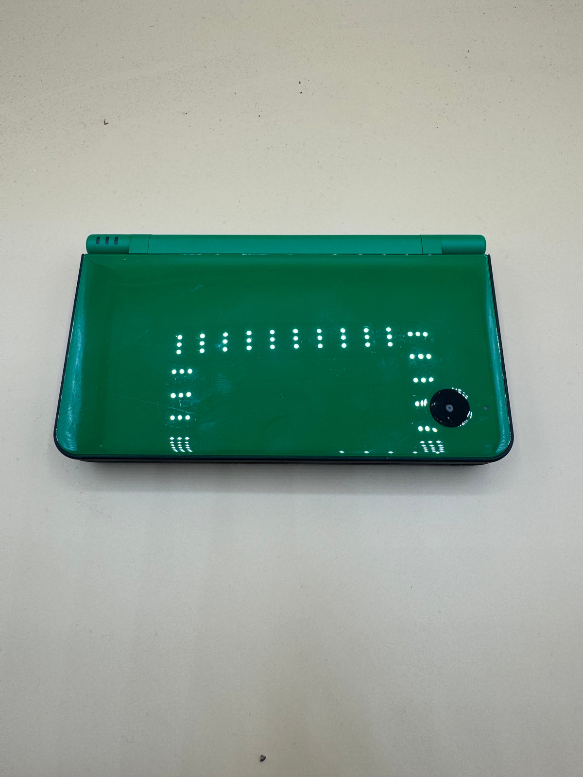 Green Nintendo DSi XL/LL (Japanese import-plays English games in English)