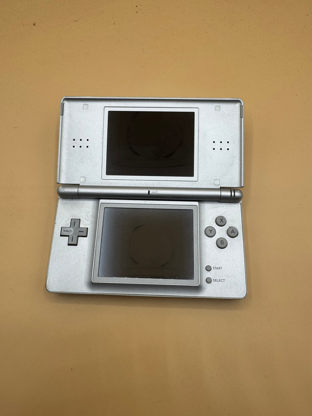 Platinum/Silver Nintendo DS Lite