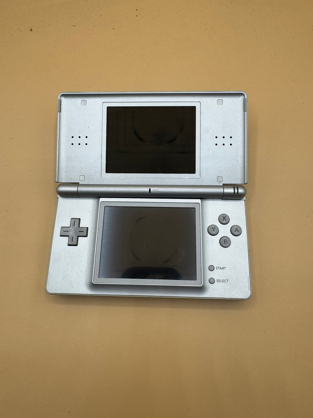 Platinum/Silver Nintendo DS Lite