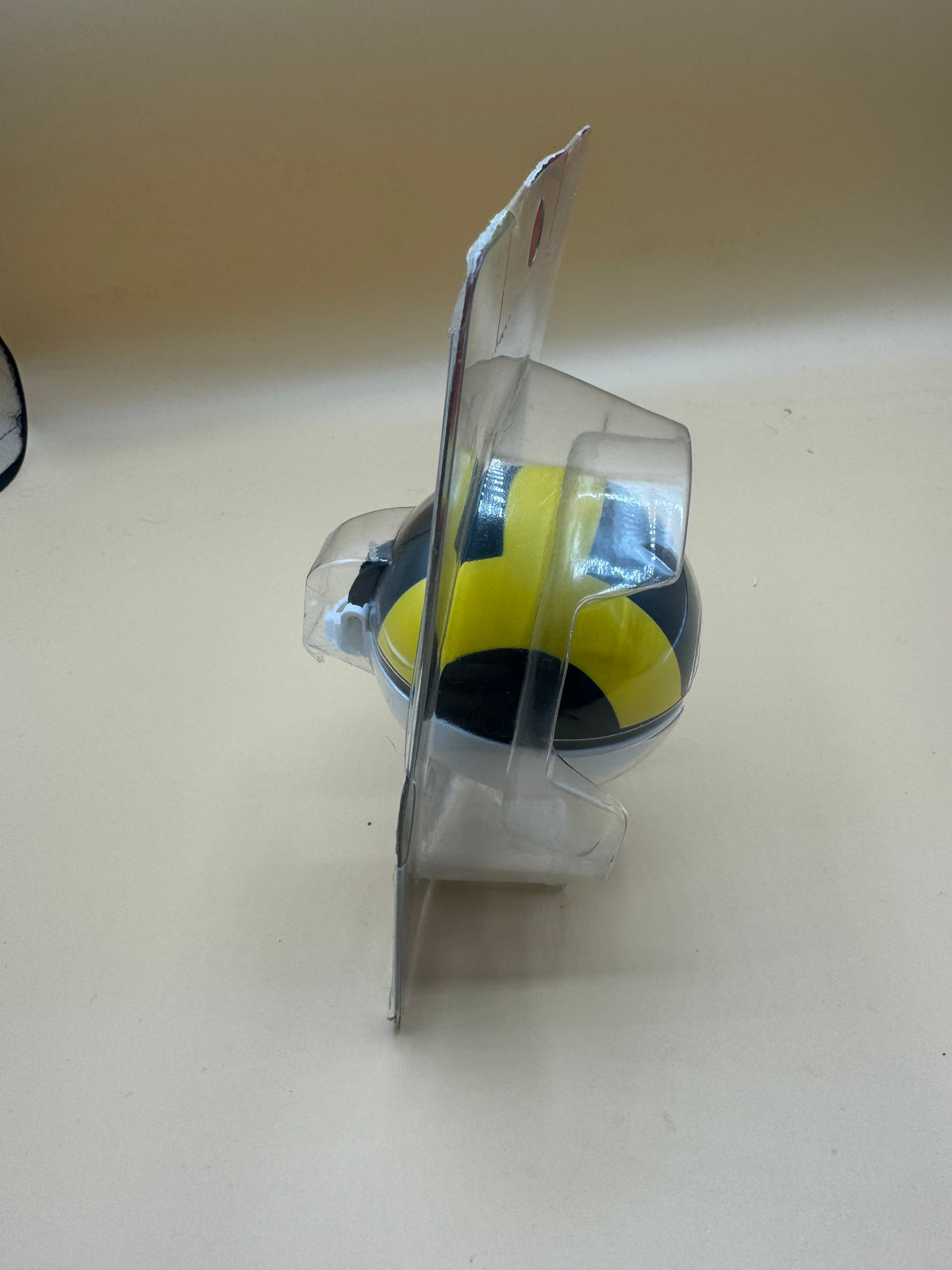Takara Tomy Moncolle MB-03 Ultra Ball
(japanese import) brand new