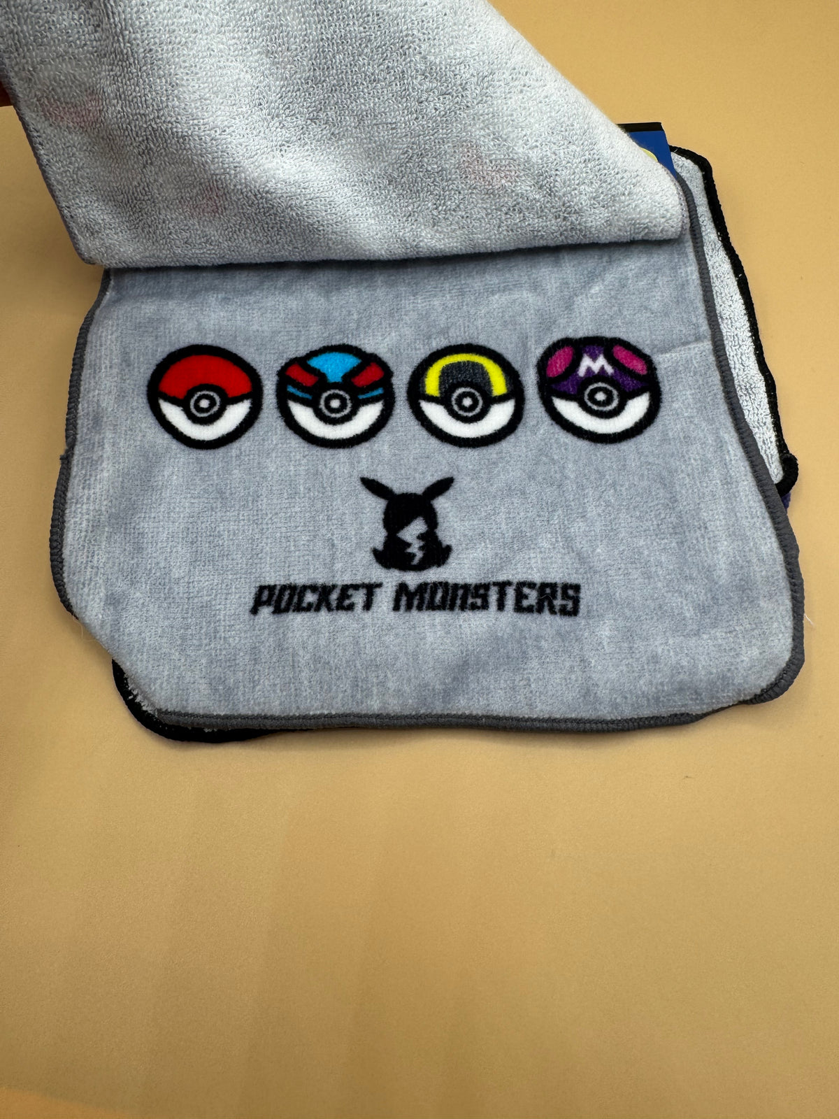 Shobido Pokémon 3-Piece Mini Towel Set (Poké Ball pattern)