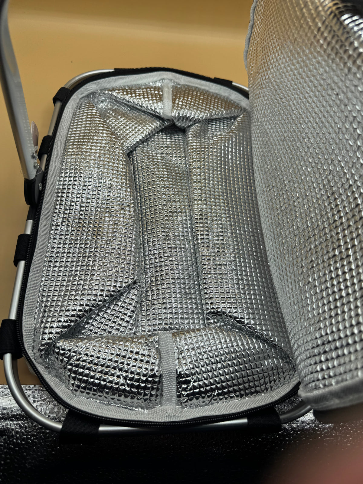 Mofusand Collapsible Picnic Basket (Ice Cream Cone version) Japanese import