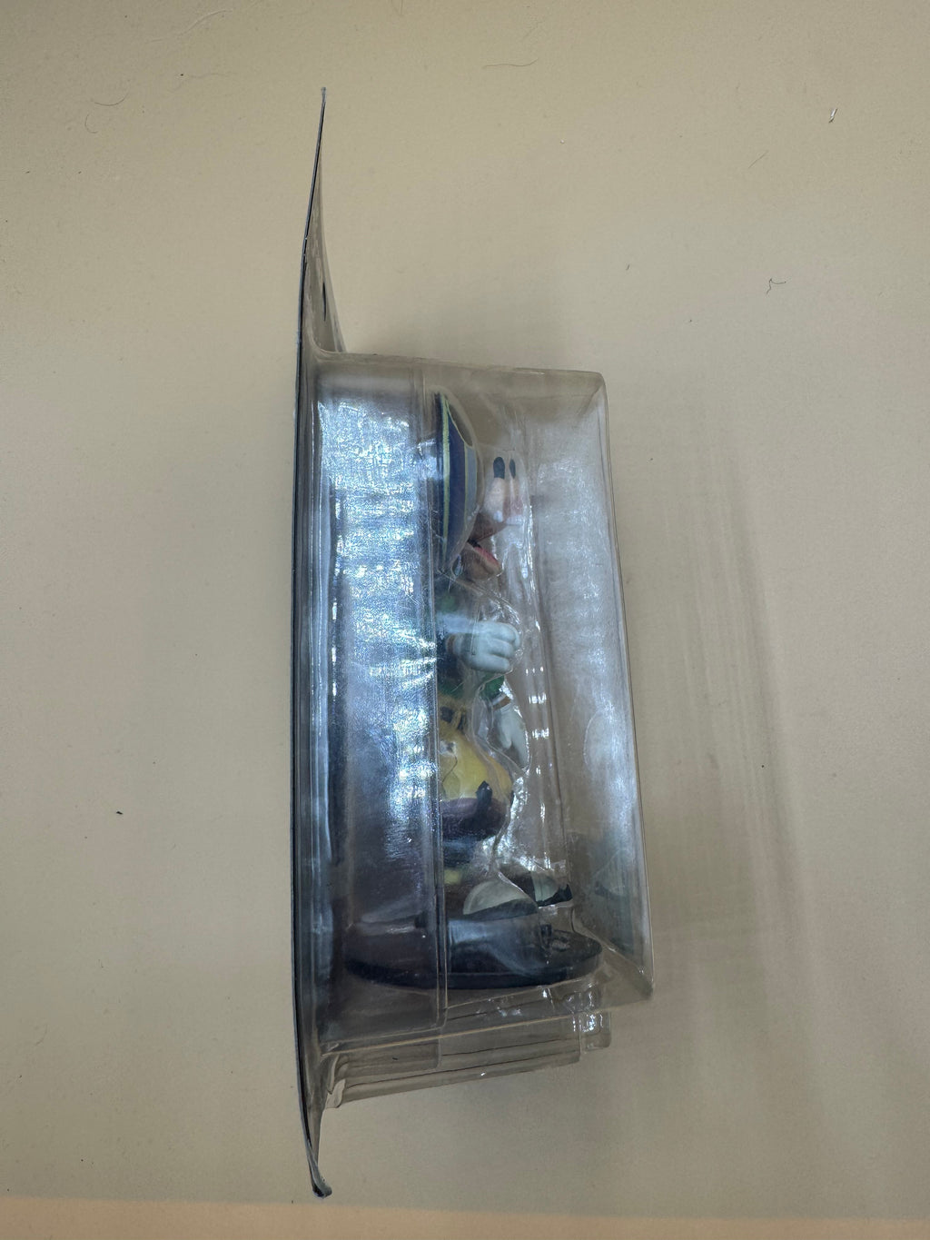 TOMY Disney Magical Collection #026 Goofy (Kingdom Hearts version) figure