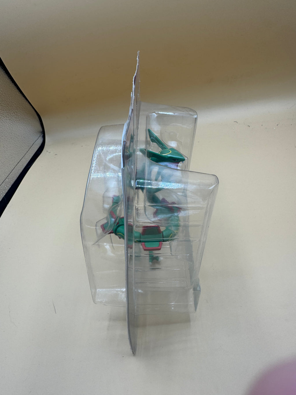 Takara Tomy Moncolle ML-05 Rayquaza figure (Japanese import)