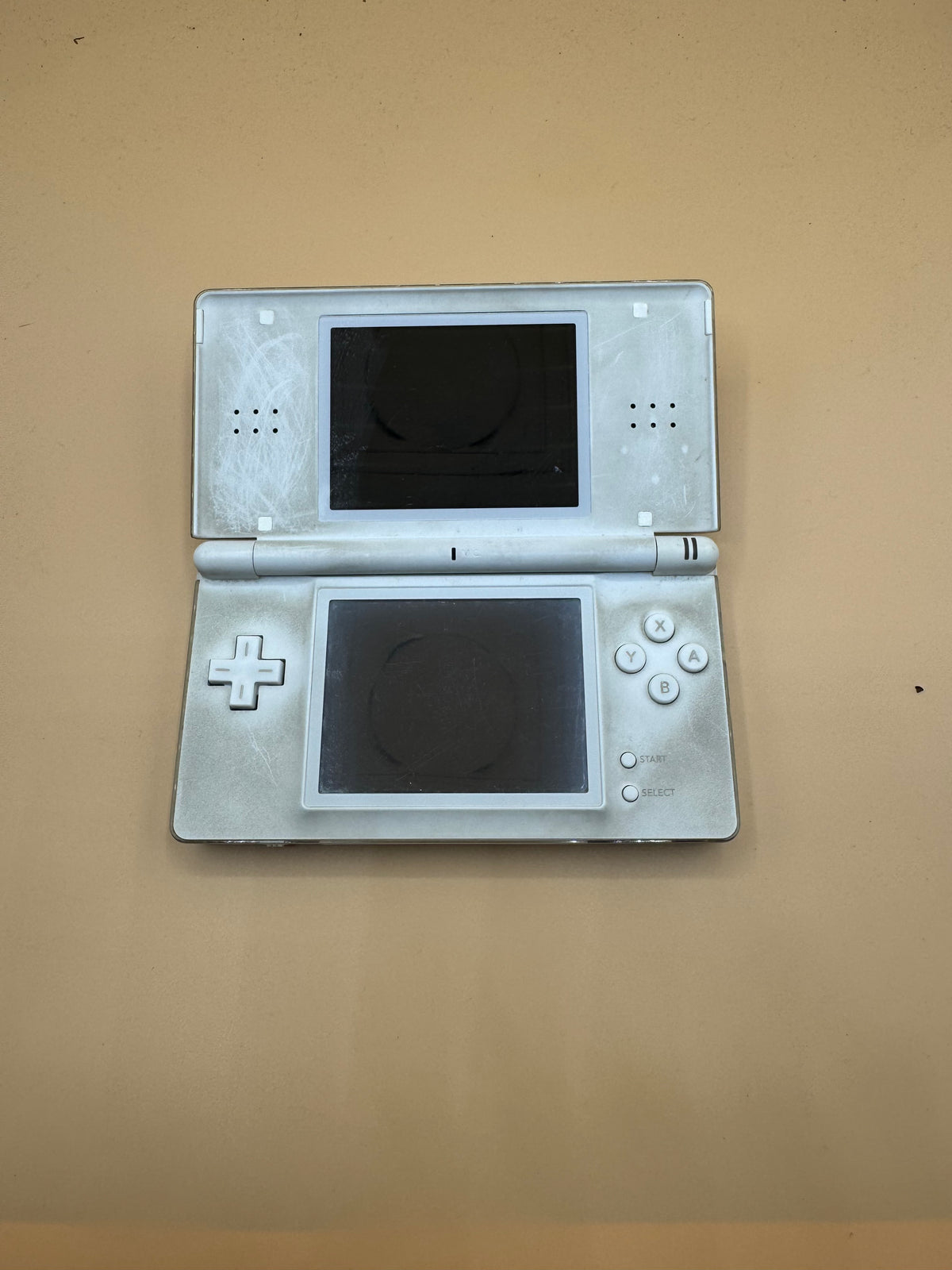 Crystal White Nintendo DS Lite