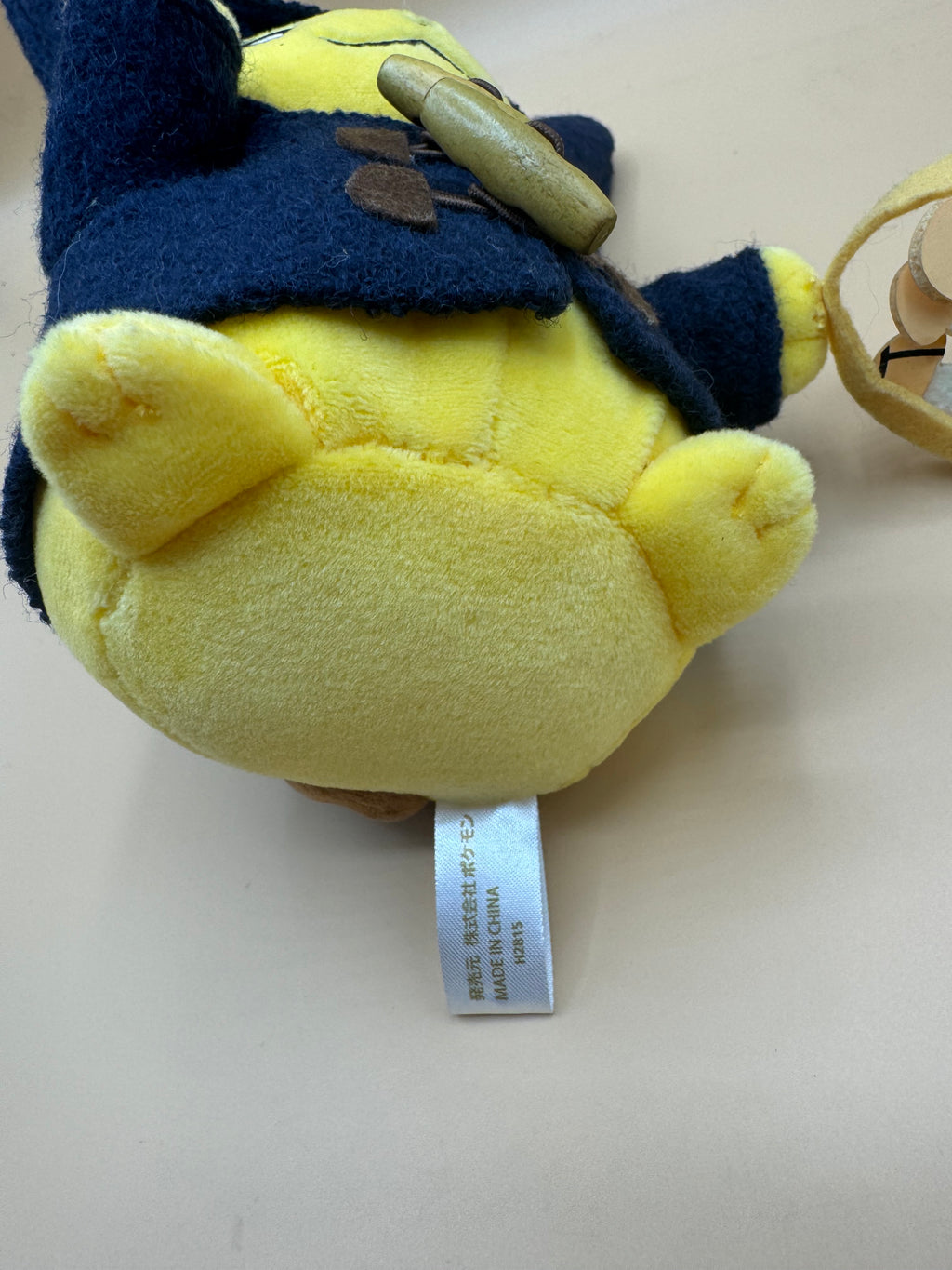 Pokémon Center Original "Monthly Pikachu" November 2015 Edition (Duffle Coat / Mushroom Harvest version)
