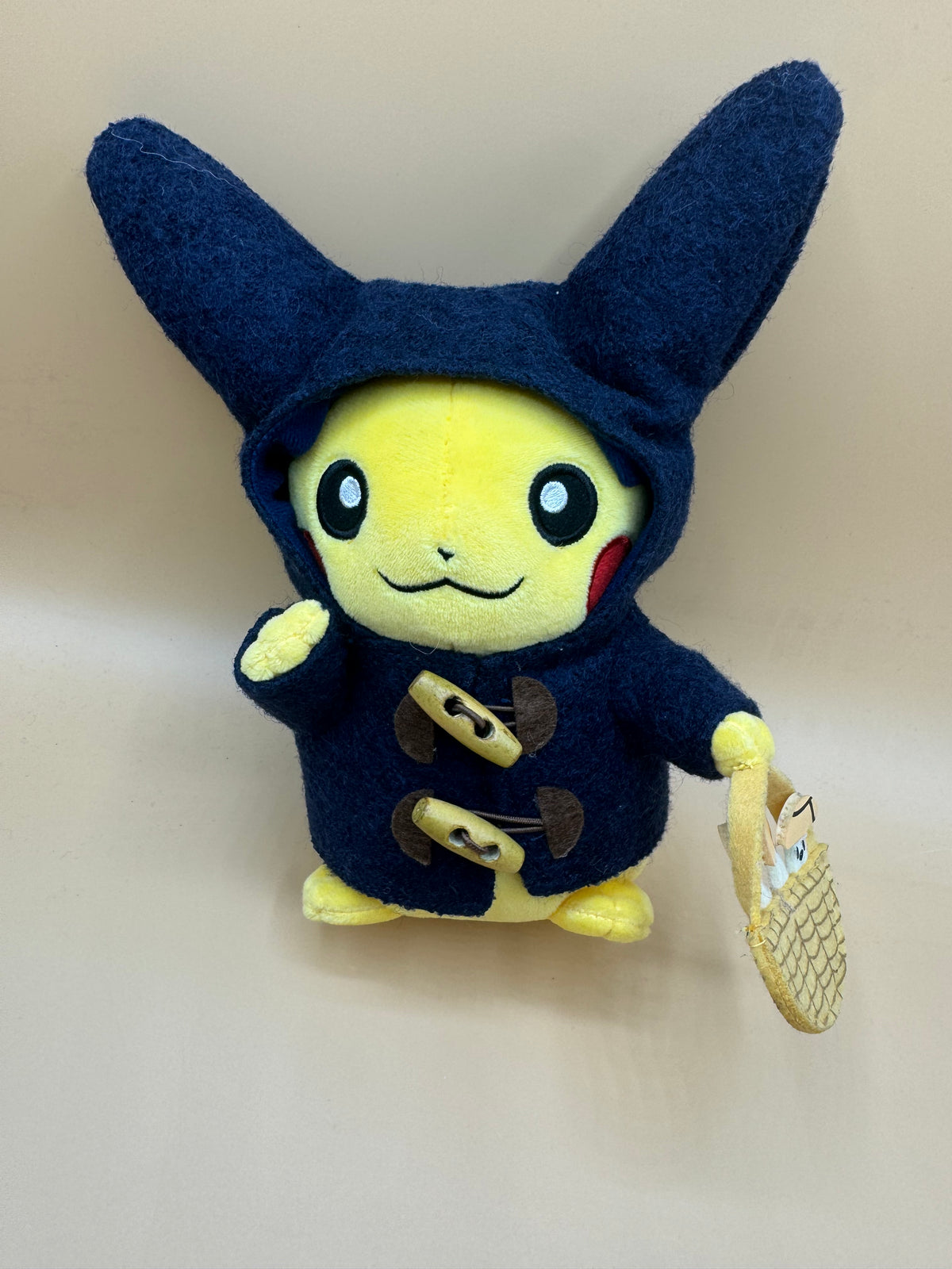 Pokémon Center Original "Monthly Pikachu" November 2015 Edition (Duffle Coat / Mushroom Harvest version)