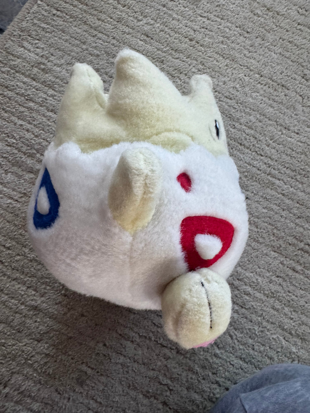 Vintage 1999 TOMY "Oshabeti" Talking Togepi plush from Pokémon (Japanese import)